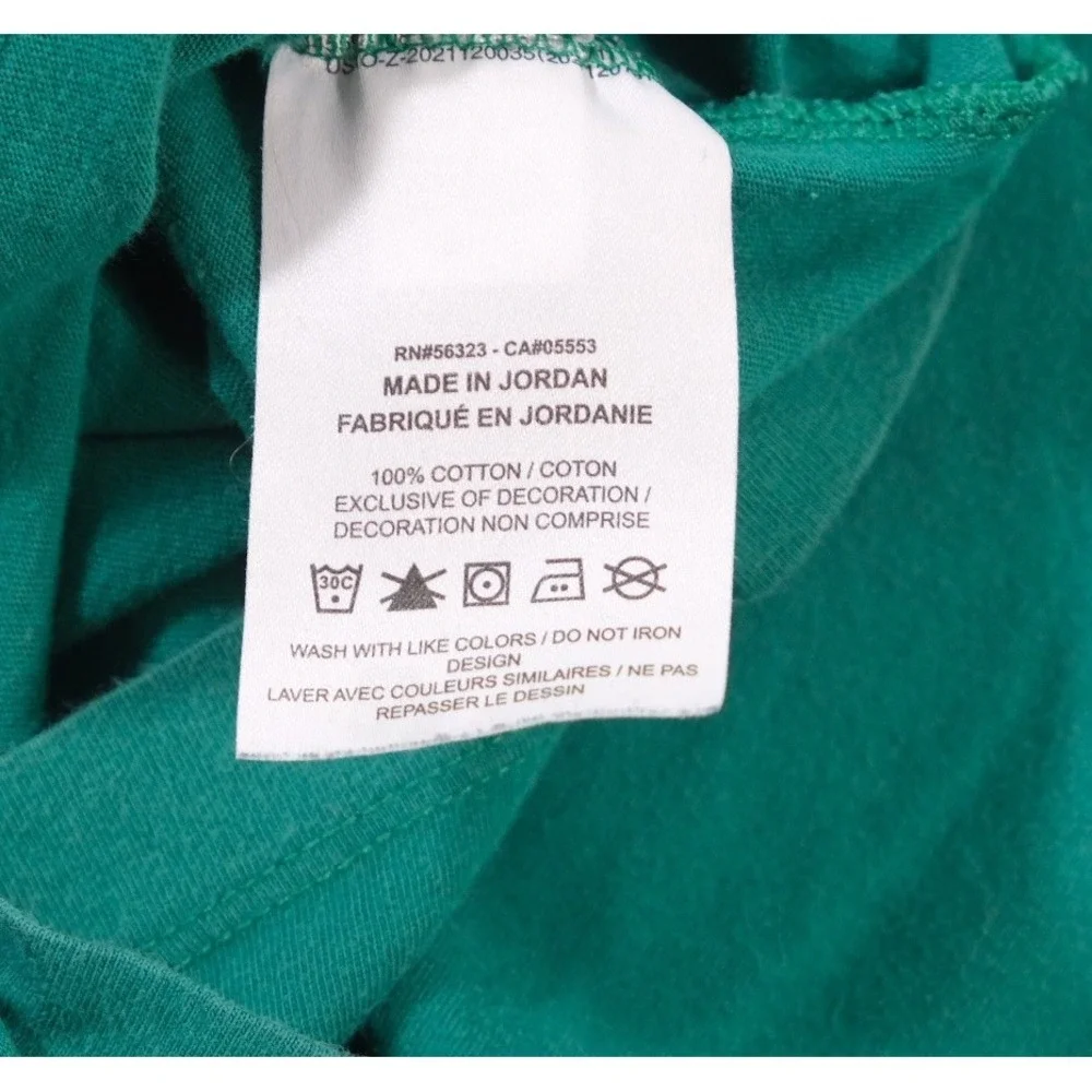 Nike T-Shirt Mens Small Green The Nike Tee Short Sleeve Embroidered Swoosh Logo